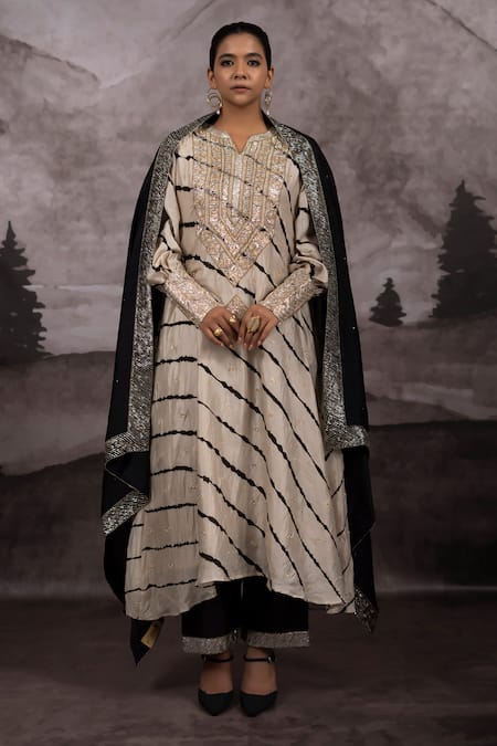 Bhusattva Pitta & Badla Work Yoke Leheriya Anarkali Set 