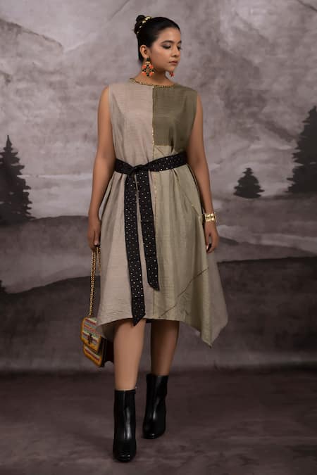 Bhusattva_Green Organza, Silk, Leheriya Wave Pattern Shrug Reversible Inner Dress Set _Online_at_Aza_Fashions