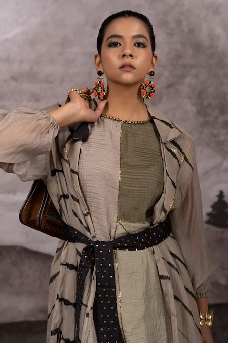 Shop_Bhusattva_Green Organza, Silk, Leheriya Wave Pattern Shrug Reversible Inner Dress Set 