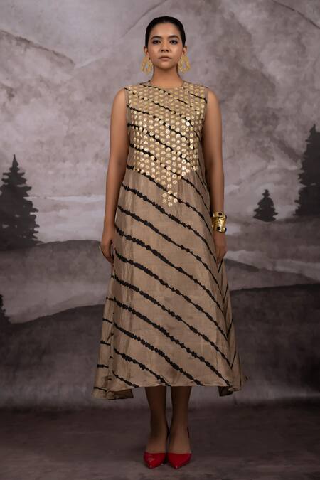 Bhusattva_Brown Silk, Cotton Metallic Thread, Leheriya Pattern Kurta With Shrug _Online_at_Aza_Fashions