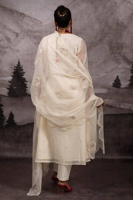 Bhusattva Zardosi Embroidered Kurta Pant Set 