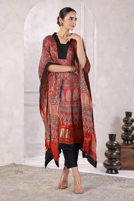 Shop Geroo Jaipur Red Silk Embroidery V-neck Block Print Kaftan With Pant Online at Aza Fashions Shop_Geroo Jaipur_Red Silk Embroidery V-neck Block Print Kaftan With Pant _Online_at_Aza_Fashions