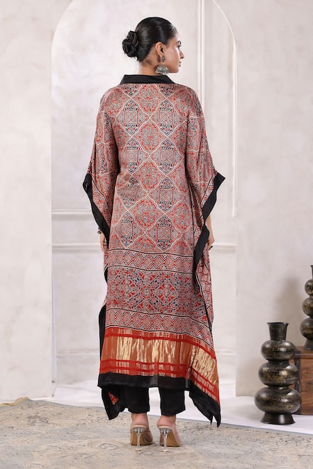 Shop Geroo Jaipur Maroon Silk Zari V-neck Jaali Block Print Kaftan With Pant at Aza Fashions Shop_Geroo Jaipur_Maroon Silk Zari V-neck Jaali Block Print Kaftan With Pant _at_Aza_Fashions
