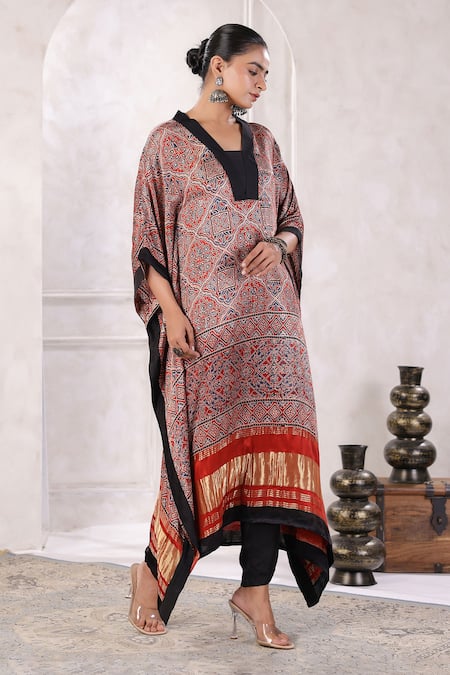 Geroo Jaipur Maroon Silk Zari V-neck Jaali Block Print Kaftan With Pant at Aza Fashions Geroo Jaipur_Maroon Silk Zari V-neck Jaali Block Print Kaftan With Pant _at_Aza_Fashions