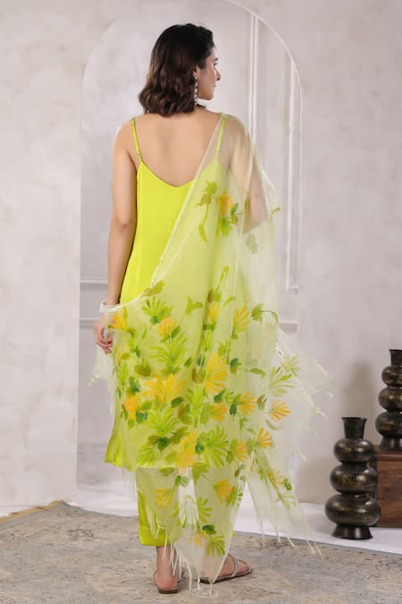 Geroo Jaipur Spring Serenity Strappy Kurta Set With Handpainted Dupatta 