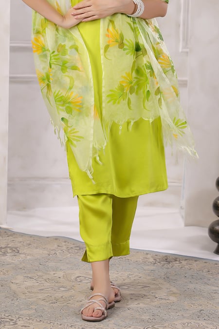 Shop_Geroo Jaipur_Green Satin, Chiffon Spring Serenity Strappy Kurta Set With Handpainted Dupatta _Online_at_Aza_Fashions