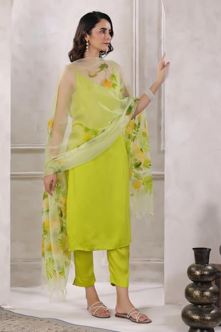Buy_Geroo Jaipur_Green Satin, Chiffon Spring Serenity Strappy Kurta Set With Handpainted Dupatta 