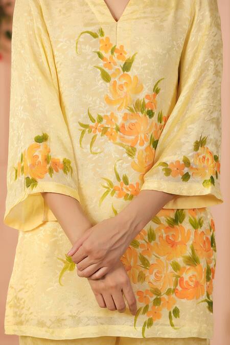 Geroo Jaipur Yellow Jacquard Embroidery Botanical Beauty Floral Handpainted Kurta With Pant at Aza Fashions Geroo Jaipur_Yellow Jacquard Embroidery Botanical Beauty Floral Handpainted Kurta With Pant _at_Aza_Fashions