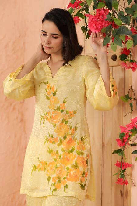 Buy Geroo Jaipur Yellow Jacquard Embroidery Botanical Beauty Floral Handpainted Kurta With Pant Buy_Geroo Jaipur_Yellow Jacquard Embroidery Botanical Beauty Floral Handpainted Kurta With Pant