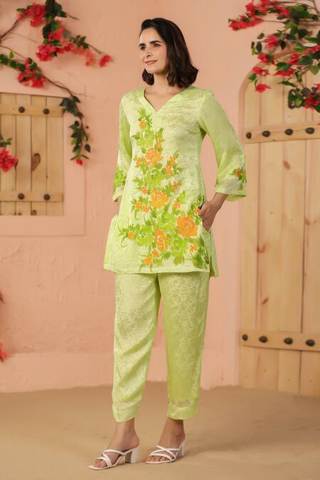 Shop Geroo Jaipur Green Jacquard Embroidery Botanical Beauty Handpainted Floral Kurta With Pant Online at Aza Fashions Shop_Geroo Jaipur_Green Jacquard Embroidery Botanical Beauty Handpainted Floral Kurta With Pant _Online_at_Aza_Fashions