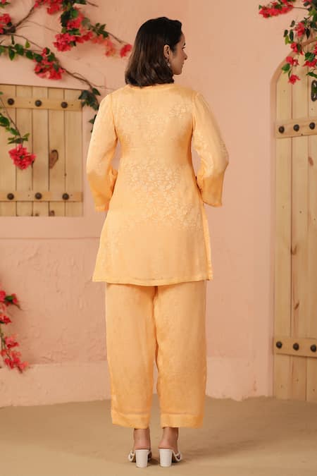Geroo Jaipur Botanical Beauty Handpainted Woven Kurta With Pant 
