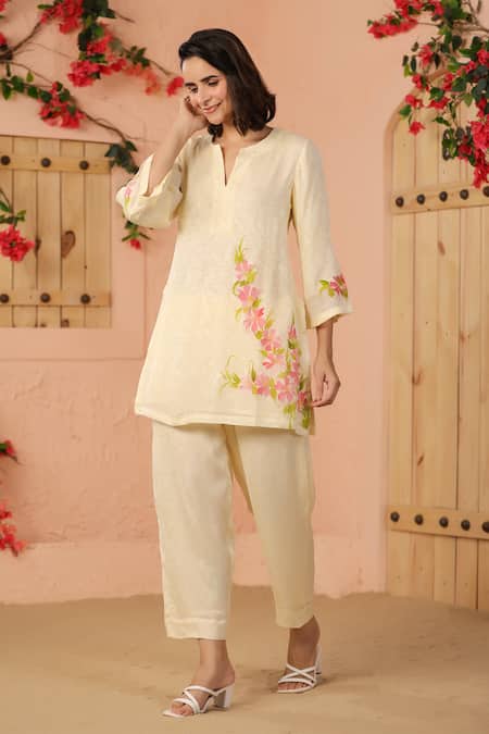 Buy Geroo Jaipur Off White Jacquard Embroidery Botanical Beauty Woven Handpainted Kurta With Pant Online at Aza Fashions Buy_Geroo Jaipur_Off White Jacquard Embroidery Botanical Beauty Woven Handpainted Kurta With Pant _Online_at_Aza_Fashions