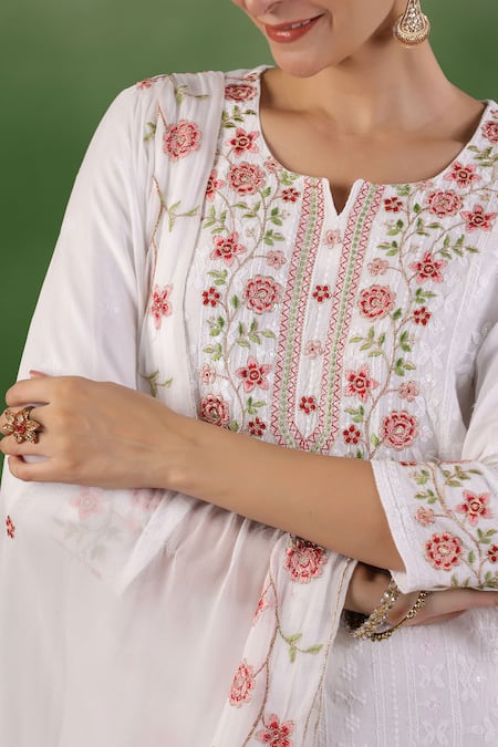 Shop Geroo Jaipur White Cotton Embroidery, Sequins Split V-neck Floral Vine Kurta Pant Set Online at Aza Fashions Shop_Geroo Jaipur_White Cotton Embroidery, Sequins Split V-neck Floral Vine Kurta Pant Set _Online_at_Aza_Fashions
