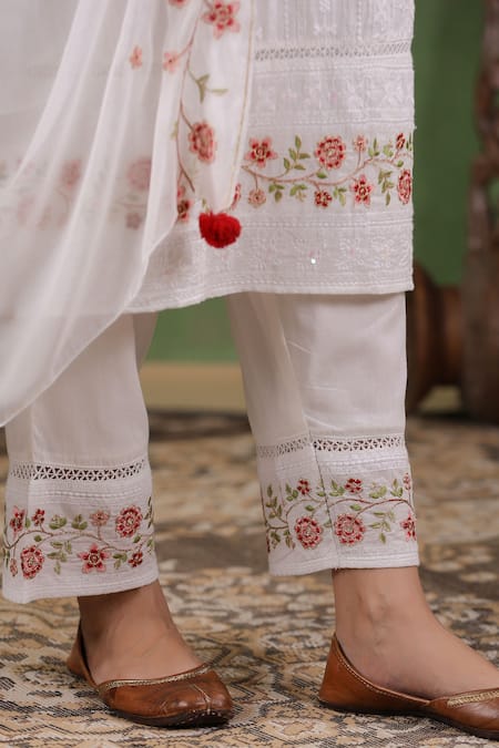 Geroo Jaipur White Cotton Embroidery, Sequins Split V-neck Floral Vine Kurta Pant Set at Aza Fashions Geroo Jaipur_White Cotton Embroidery, Sequins Split V-neck Floral Vine Kurta Pant Set _at_Aza_Fashions