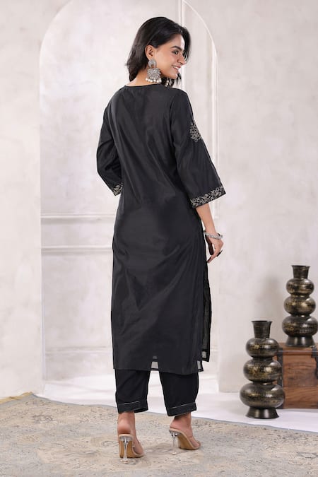 Geroo Jaipur Chanderi Vine Embroidered Kurta With Pant 
