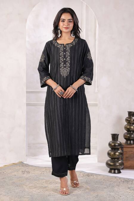 Geroo Jaipur_Black Chanderi Embroidery Split V-neck Vine Kurta With Pant _Online_at_Aza_Fashions