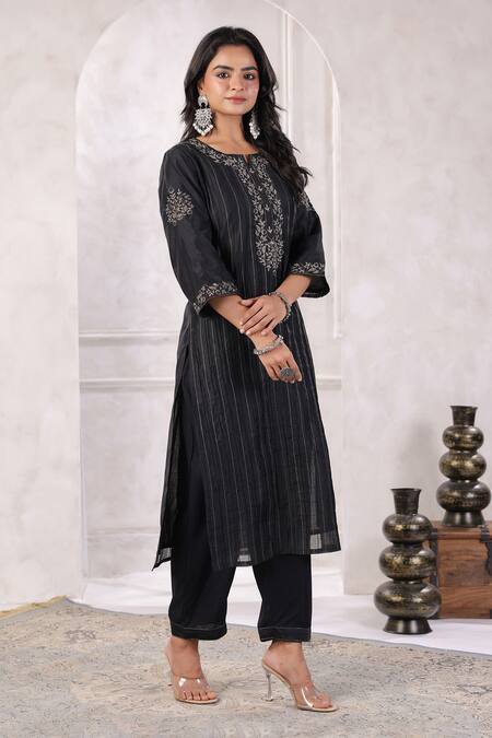 Shop_Geroo Jaipur_Black Chanderi Embroidery Split V-neck Vine Kurta With Pant _Online_at_Aza_Fashions