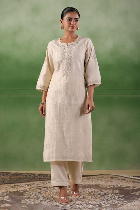 Geroo Jaipur Chanderi Floral Embroidered Kurta With Pant 