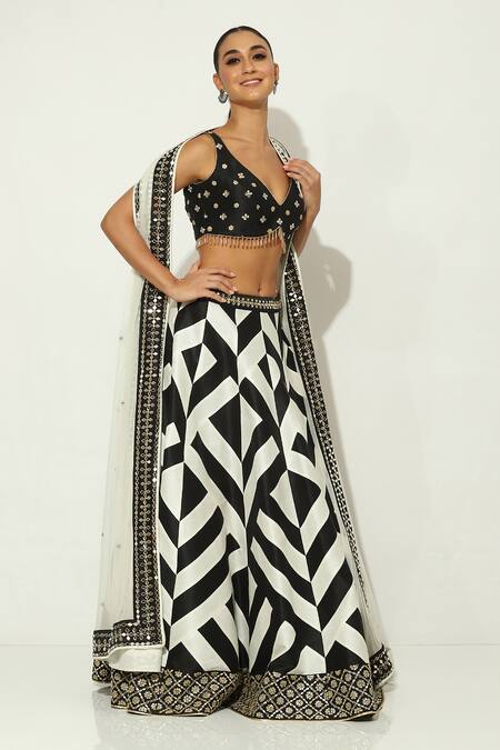 Buy Vandana Sethi Black , Chanderi Mirrors Abstract Maze Print Work Lehenga Set Online at Aza Fashions Buy_Vandana Sethi_Black , Chanderi Mirrors Abstract Maze Print Work Lehenga Set _Online_at_Aza_Fashions