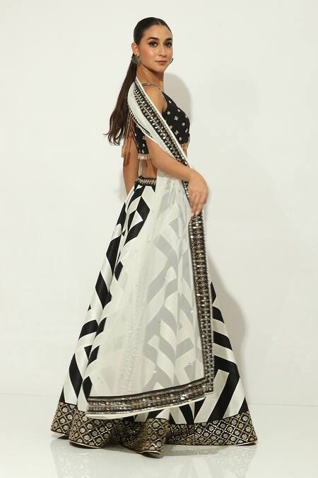 Buy Vandana Sethi Black , Chanderi Mirrors Abstract Maze Print Work Lehenga Set Buy_Vandana Sethi_Black , Chanderi Mirrors Abstract Maze Print Work Lehenga Set