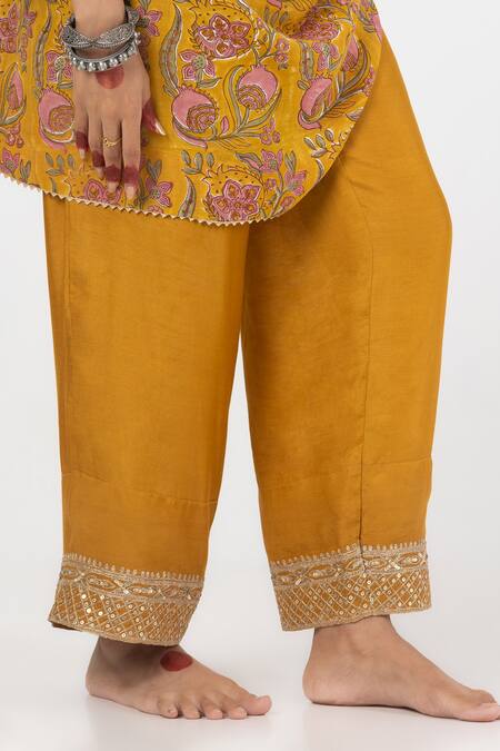 Buy_Pants And Pajamas_Yellow Cotton, Silk Embroidery, Sequins V-neck Block Print Kurta With Pant _Online_at_Aza_Fashions