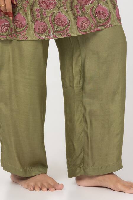 Pants And Pajamas Green Cotton, Silk Embroidery, Sequins Split Block Print Yoke Kurta With Pant Online at Aza Fashions Pants And Pajamas_Green Cotton, Silk Embroidery, Sequins Split Block Print Yoke Kurta With Pant _Online_at_Aza_Fashions