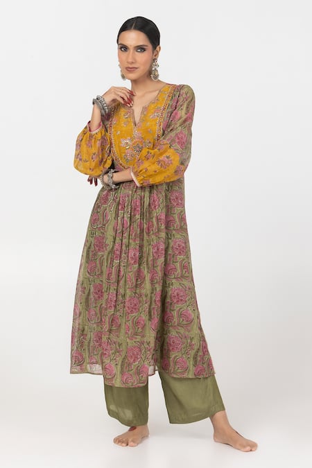 Pants And Pajamas Green Cotton, Silk Embroidery, Sequins Split Block Print Yoke Kurta With Pant at Aza Fashions Pants And Pajamas_Green Cotton, Silk Embroidery, Sequins Split Block Print Yoke Kurta With Pant _at_Aza_Fashions