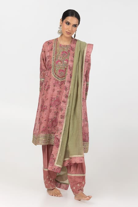 Shop Pants And Pajamas Green Chanderi Patchwork Hand Embroidered Dupatta at Aza Fashions Shop_Pants And Pajamas_Green Chanderi Patchwork Hand Embroidered Dupatta _at_Aza_Fashions