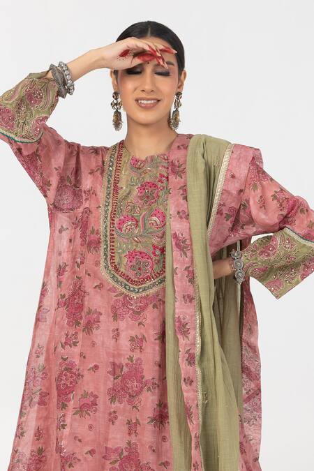 Buy Pants And Pajamas Green Chanderi Patchwork Hand Embroidered Dupatta Online at Aza Fashions Buy_Pants And Pajamas_Green Chanderi Patchwork Hand Embroidered Dupatta _Online_at_Aza_Fashions