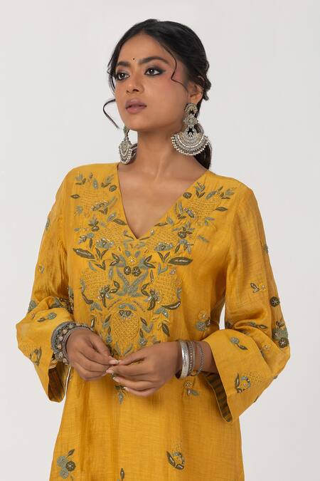 Pants And Pajamas Yellow , Silk Embroidery, Beads V-neck Mul Kurta Online at Aza Fashions Pants And Pajamas_Yellow , Silk Embroidery, Beads V-neck Mul Kurta _Online_at_Aza_Fashions