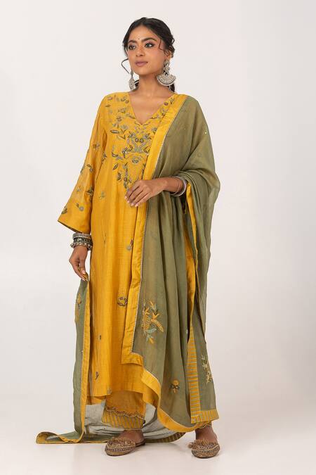 Buy Pants And Pajamas Yellow , Silk Embroidery, Beads V-neck Mul Kurta Online at Aza Fashions Buy_Pants And Pajamas_Yellow , Silk Embroidery, Beads V-neck Mul Kurta _Online_at_Aza_Fashions