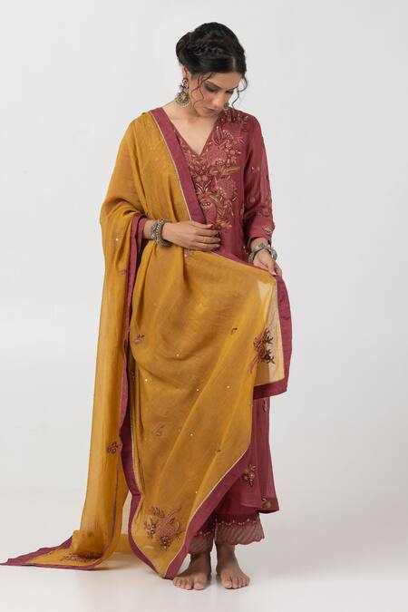 Pants And Pajamas_Maroon Chanderi Embroidery, Beads V-neck Floral Kurta _at_Aza_Fashions