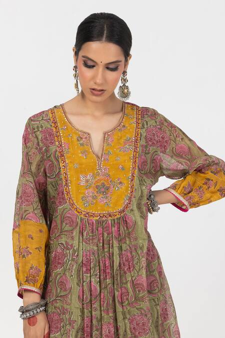 Buy Pants And Pajamas Green Chanderi Embroidery, Sequins Split V-neck Floral Straight Kurta Online at Aza Fashions Buy_Pants And Pajamas_Green Chanderi Embroidery, Sequins Split V-neck Floral Straight Kurta _Online_at_Aza_Fashions