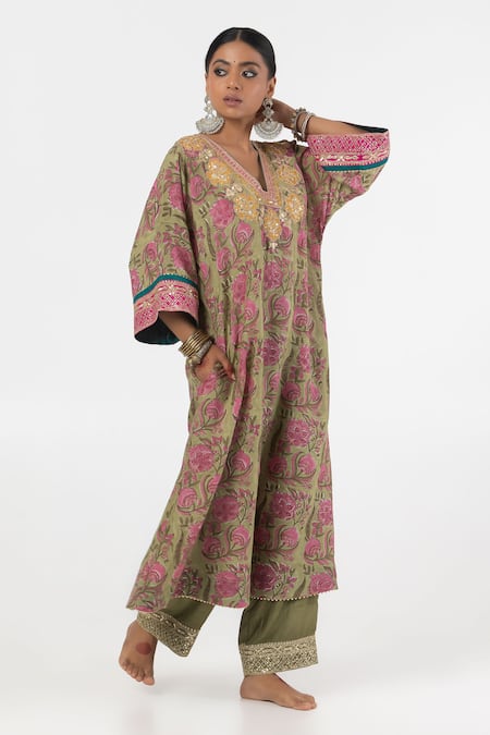 Pants And Pajamas Green Modal, Silk Embroidery, Sequins V-neck Thread Kurta Online at Aza Fashions Pants And Pajamas_Green Modal, Silk Embroidery, Sequins V-neck Thread Kurta _Online_at_Aza_Fashions
