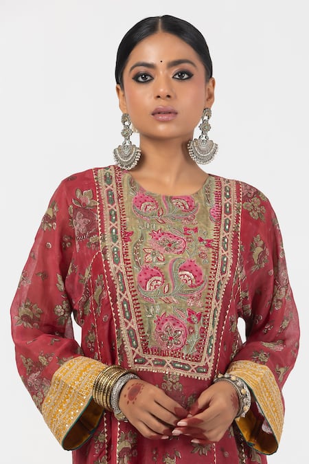 Shop Pants And Pajamas Maroon Chanderi Embroidery, Sequins Round Neck Floral Panelled Kurta Online at Aza Fashions Shop_Pants And Pajamas_Maroon Chanderi Embroidery, Sequins Round Neck Floral Panelled Kurta _Online_at_Aza_Fashions