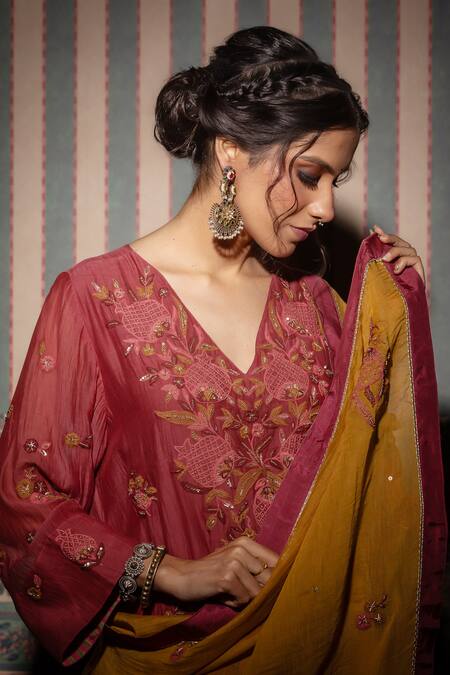 Buy Pants And Pajamas Yellow Chanderi Sequins, Embroidery Thread Dupatta Online at Aza Fashions Buy_Pants And Pajamas_Yellow Chanderi Sequins, Embroidery Thread Dupatta _Online_at_Aza_Fashions