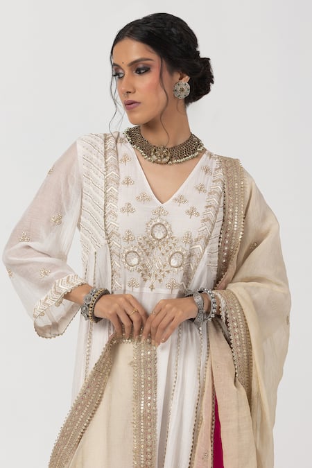 Shop Pants And Pajamas White Chanderi Sequins, Lace Embroidred Dupatta at Aza Fashions Shop_Pants And Pajamas_White Chanderi Sequins, Lace Embroidred Dupatta _at_Aza_Fashions