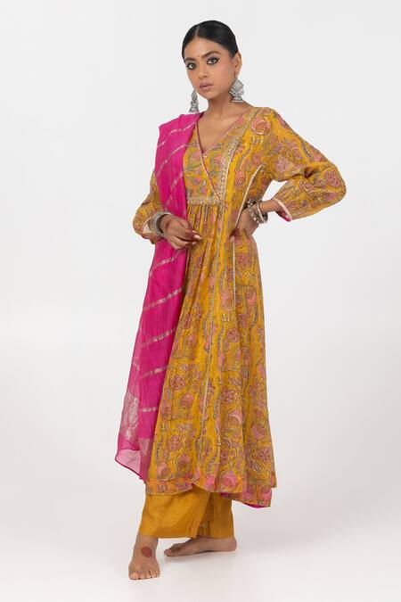 Pants And Pajamas_Yellow Chanderi, Cotton, Silk Embroidery, Sequins V-neck Kurta Pant Set _at_Aza_Fashions