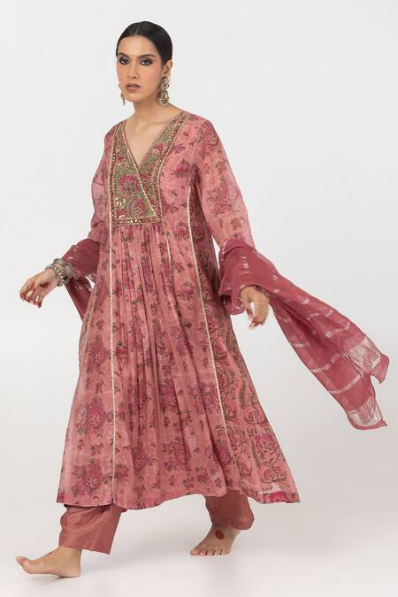 Pants And Pajamas_Pink Chanderi, Cotton, Silk Embroidery, Sequins V-neck Embroidred Kurta Pant Set _Online_at_Aza_Fashions