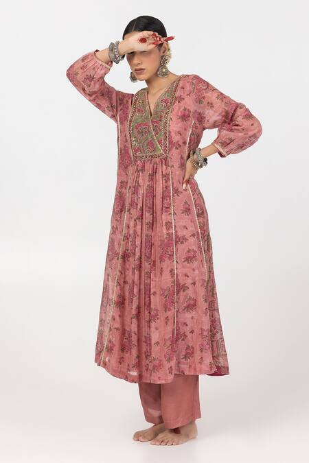 Shop_Pants And Pajamas_Pink Chanderi, Cotton, Silk Embroidery, Sequins V-neck Embroidred Kurta Pant Set _Online_at_Aza_Fashions