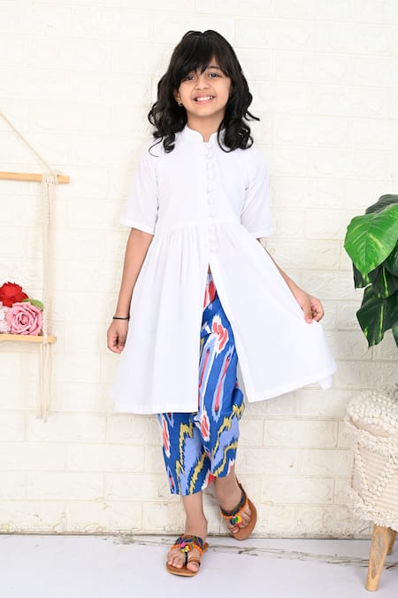 THE COTTON STAPLE White Cotton Printed Ikat Seashell Solid Kurta With Pant 