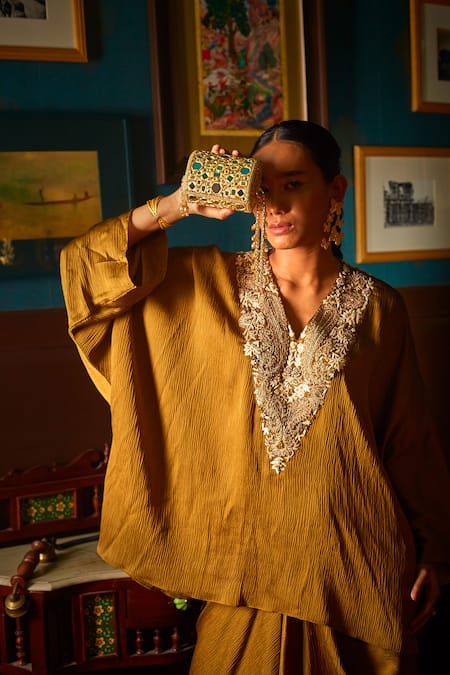 Buy Forever Noor Gold Crystals Noah Mirror Embellished Mini Bucket Bag Online at Aza Fashions Buy_Forever Noor_Gold Crystals Noah Mirror Embellished Mini Bucket Bag _Online_at_Aza_Fashions