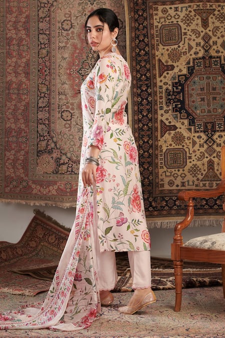 Negra Elegante Floral Pattern Kurta Set 