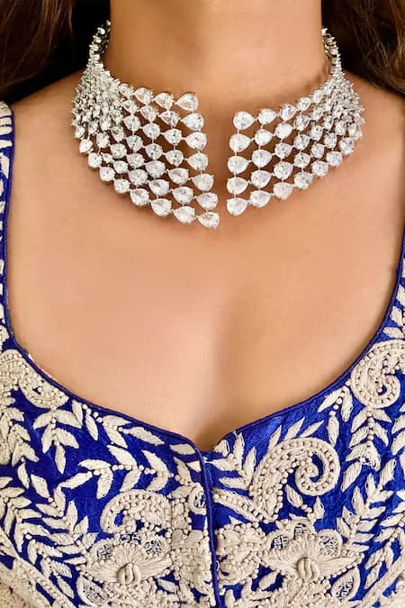 PRERTO White Smocking Tear Drop Cutwork Swarovski Choker Set 