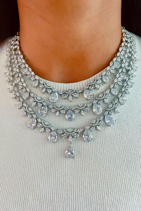 PRERTO Floret Drop Studded Layered Necklace Set