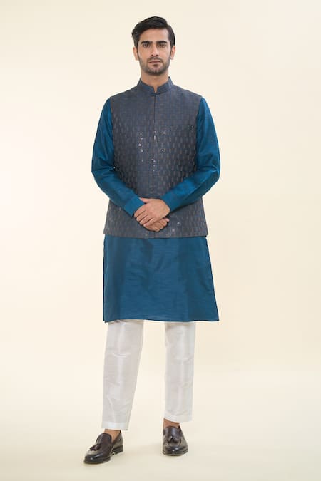 RNG Safawala Kurta Set With Embroidered Nehru Jacket 