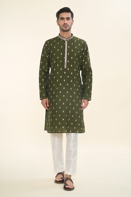 RNG Safawala Thread Embroidered Kurta With Pant 