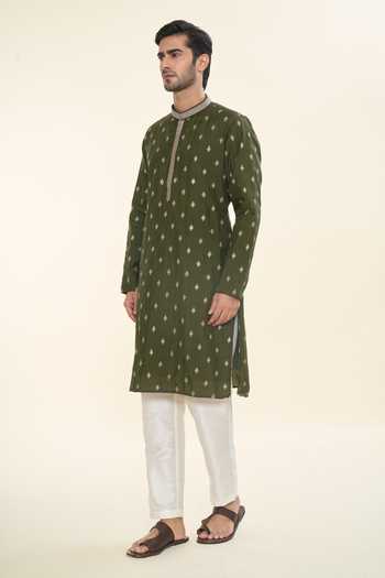 Rng Safawala_Green , Satin, Silk Embroidery Thread Kurta With Pant _Online_at_Aza_Fashions