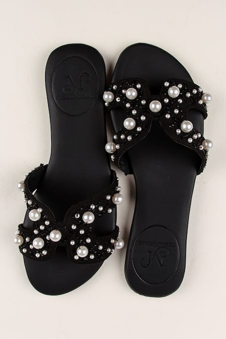 PHENOMINAAL Embellished Black Sandals 