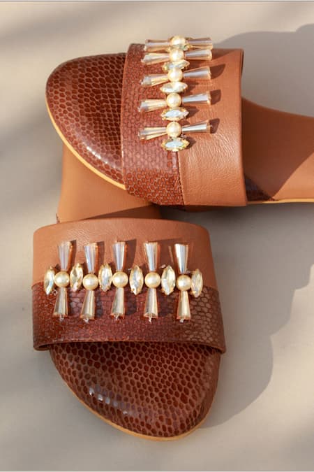 PHENOMINAAL Praline Embellished Sandals 